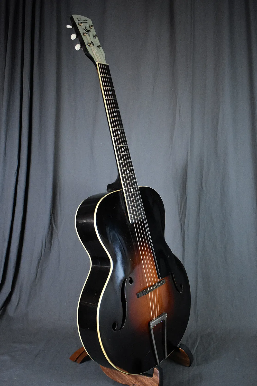 1935(c.) Harmony Valencia Archtop
