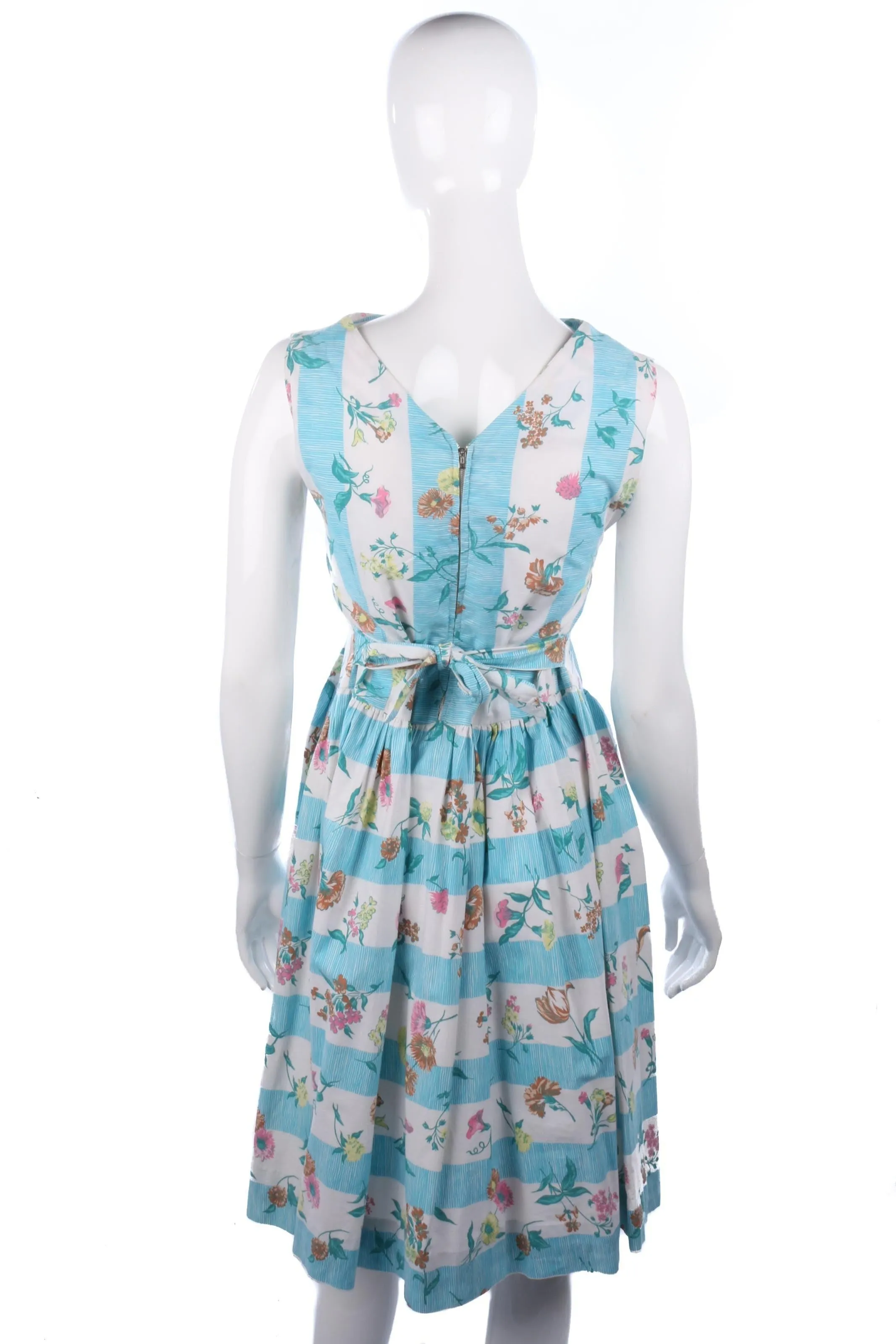 Vintage 1950's floral cotton blue and white dress size 10