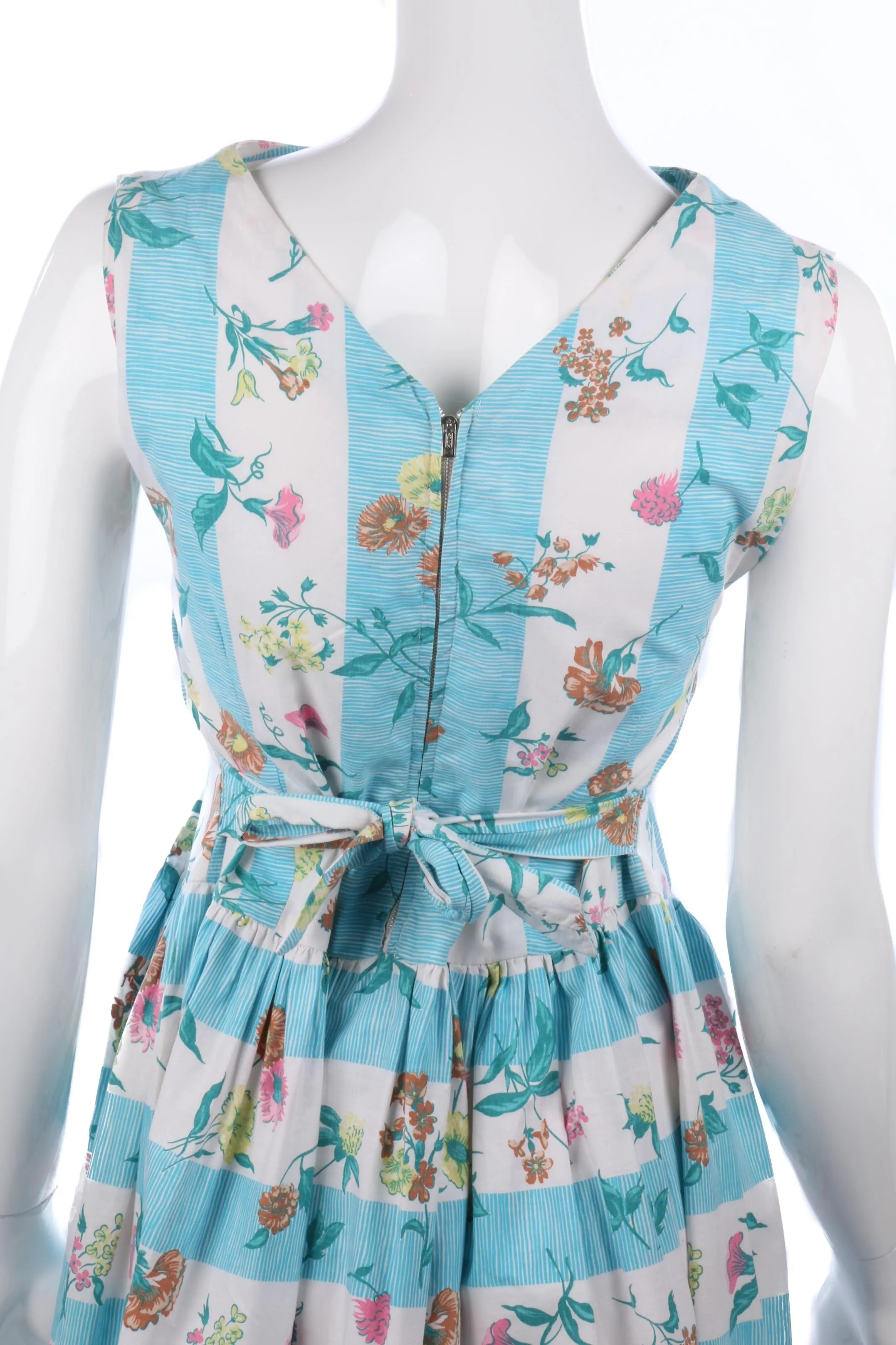 Vintage 1950's floral cotton blue and white dress size 10