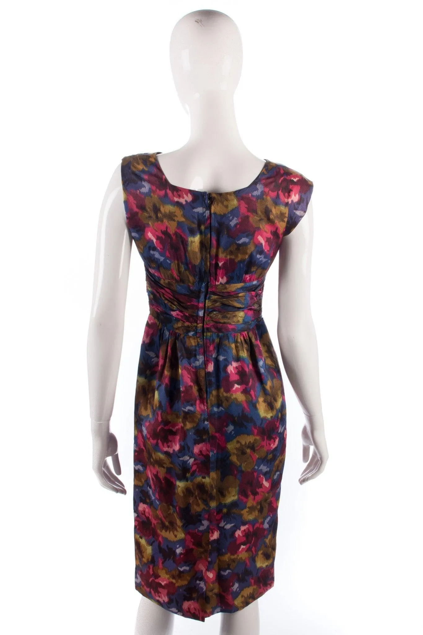Vintage Silk shift dress floral pattern. size 8/10